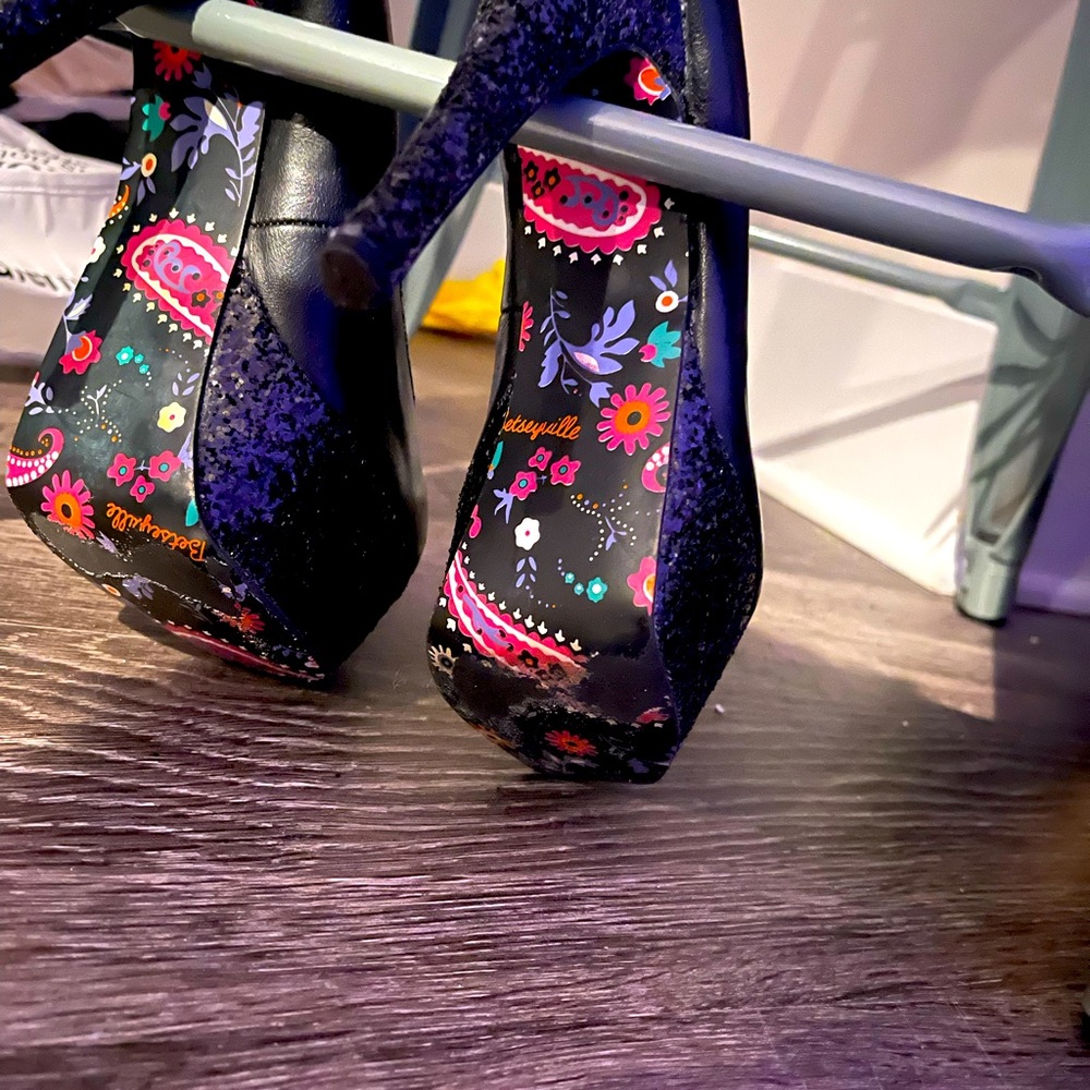 Betseyville Glitter Heel
